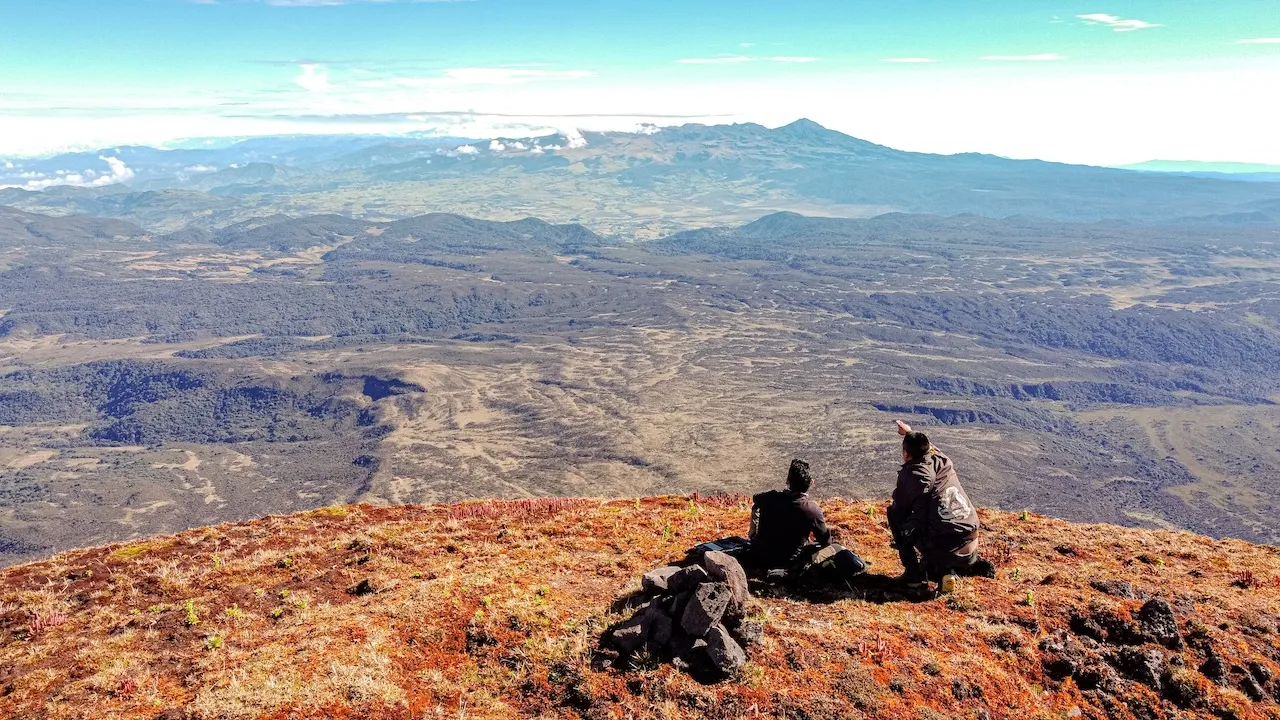 ASCENSO AL VOLCÁN SOTARÁ