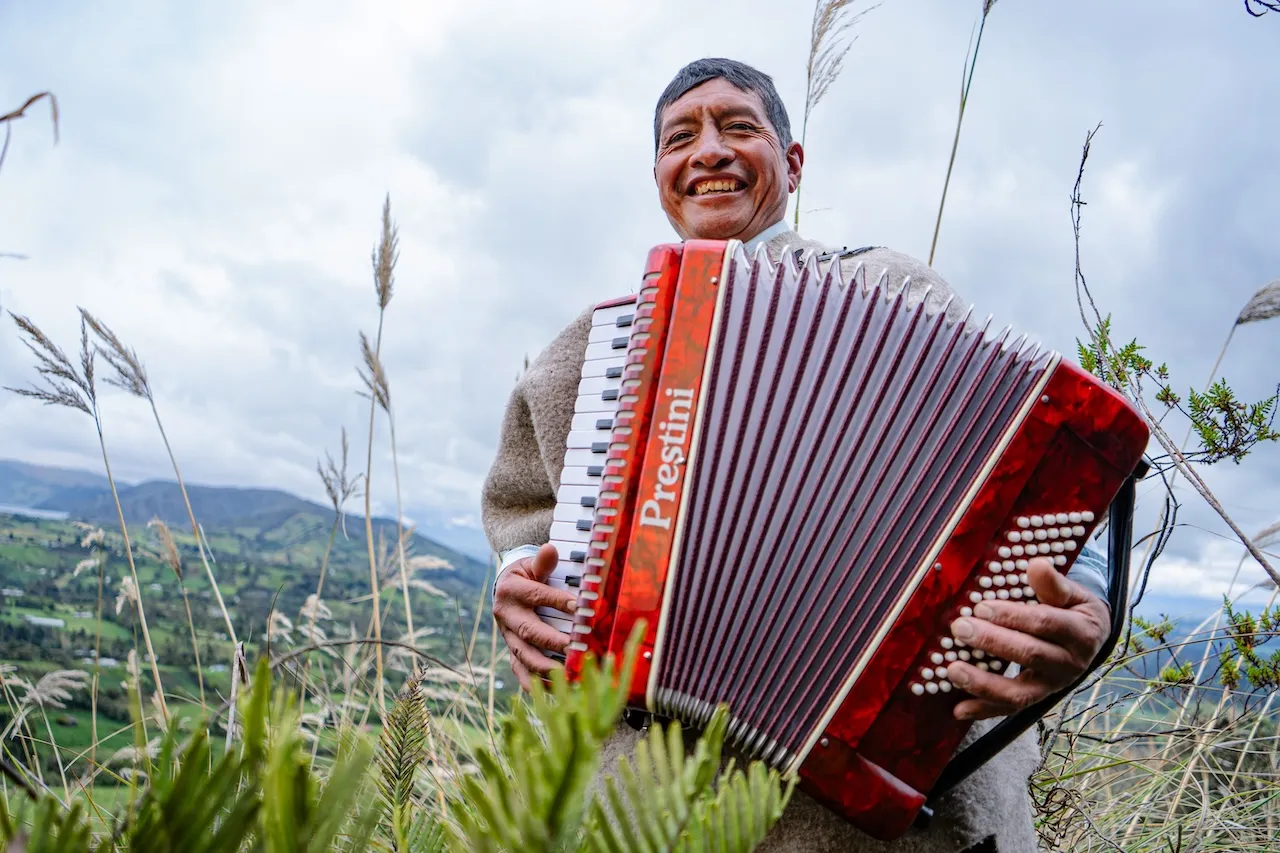 RAÍCES DEL GUAPUL ANDINO